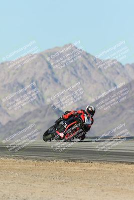 media/Dec-01-2025-Moto Forza (Mon) [[2daa91e15f]]/2-Intermediate Group/Session 4 Turn 9/